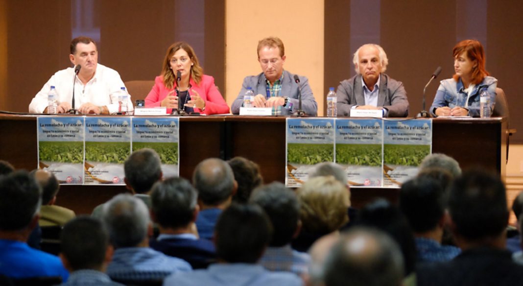 media Milagos Marcos en la jornada La remolacha y el azcar