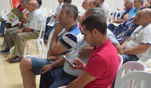 joven telefono nuevas tecnologias