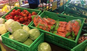supermercado-lineal-repollo-berza-tomate-zanahoria