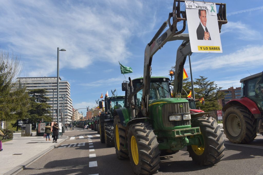 manifestacion protesta tractorada